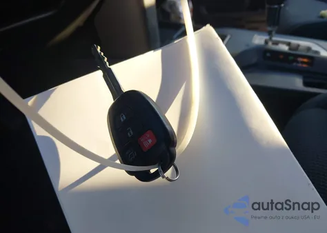 2017 Toyota Rav4 Xle from USA, damaged, VIN 2T3RFREV1HW561121